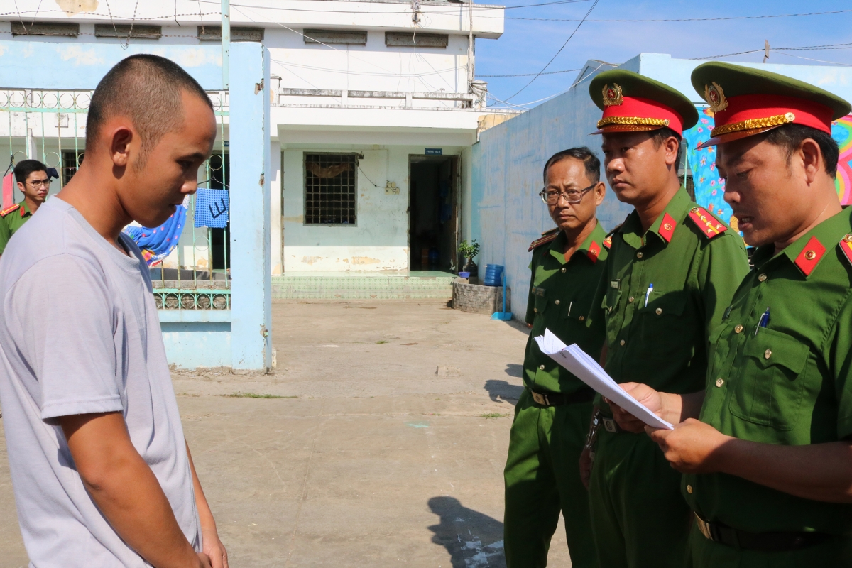 Khởi tố, bắt tạm giam 5 đối tượng đánh bạc tại cơ sở cai nghiện ma túy